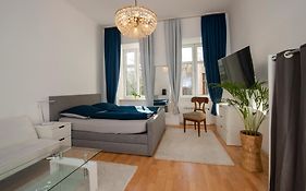 Home Suites Home